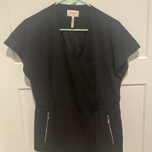 Women’s Zip Up Top